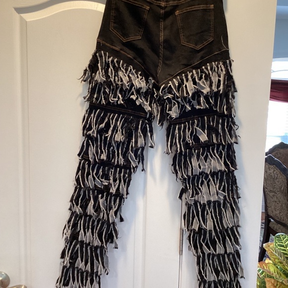 DENIM HIGH RISE RIPPED FRINGE JEANS ( Size: Large) - Picture 1 of 11